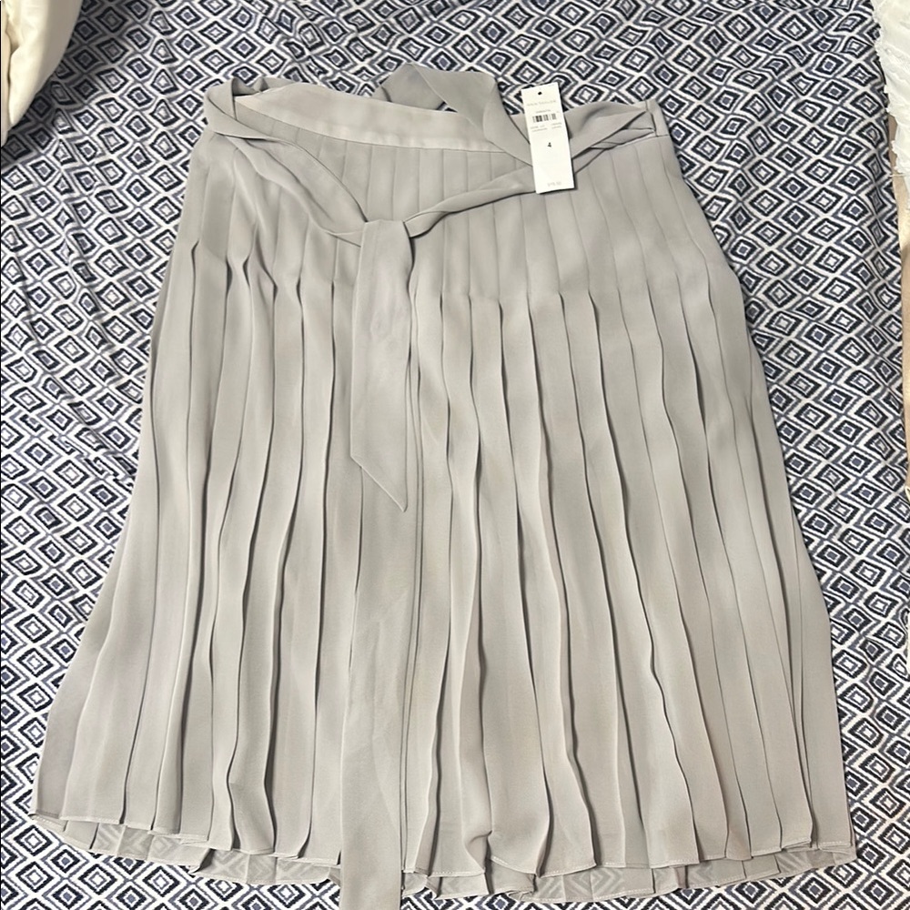 Ann Taylor Tan Pleated A-Line Skirt